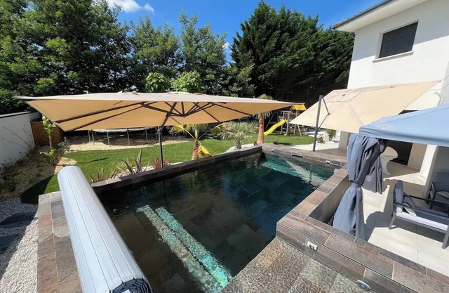 Ideal for families / Activities / Heated pool / Air conditioning / Between Bordeaux and the ocean