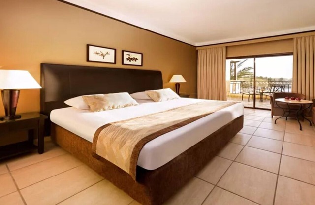 Ideal for Family Getaway l 3 Sea-view Rooms + Spa, Kids Club, Beach Access
