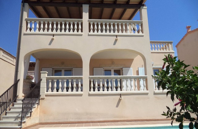 VILLA CAJMIN - Ideal for families, dont need a car, 500m from beach Cala Mendia