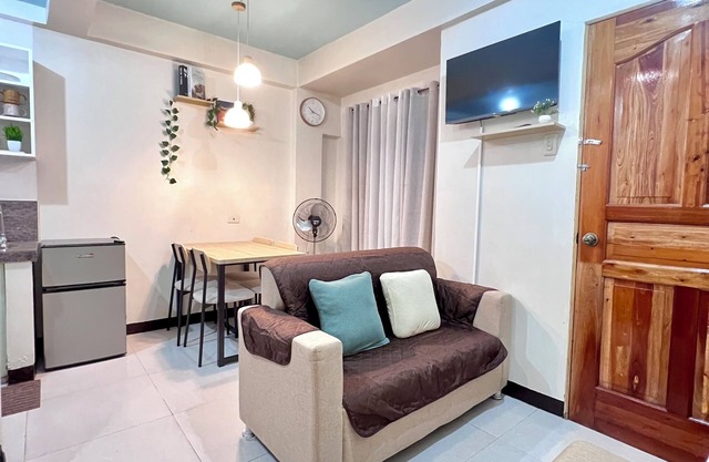 Ideal for Long Stay 2 Bedrooms, 2-Storey Unit w/ Complete Amenities & Accesible