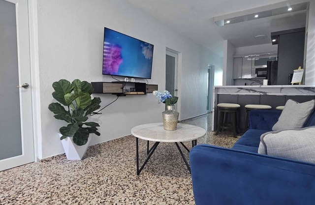 Casa ideal para familias y/o amigos de tres cuartos a pasos de la playa.