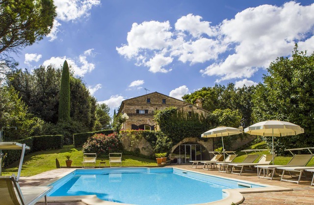 Ideal Residence With Pool Located Near Mondavio