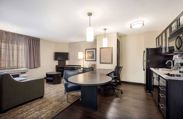 Ideal Mix of Comfort and Value! 3 Relaxing Units, Near Geroux Herb Gardens