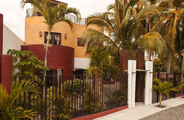 Ideal for remote work. 3 bedrooms, 3.5 baths.. 3 blocks from the beach.