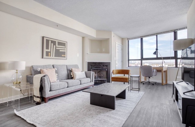 Ideal Pentagon City 1BR w/ W/D, Gym & Lounge, near Metro, by Blueground