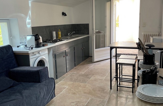Ideal replacement pro, furnished apartment for short or medium-term rental