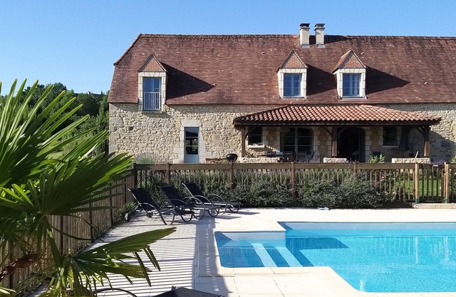 En el corazón del Perigord negro, a 4 km de Bugue, encantadora casa de campo 3 habitaciones 130 m²