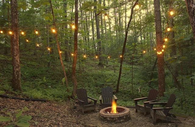 Identical Bedrooms Attached Baths, Firepit, HotTub - DayDreamer Cabin