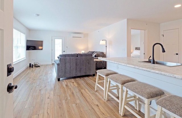 Idyllic & Cozy Stylish Belmont Haven near Lewiston!