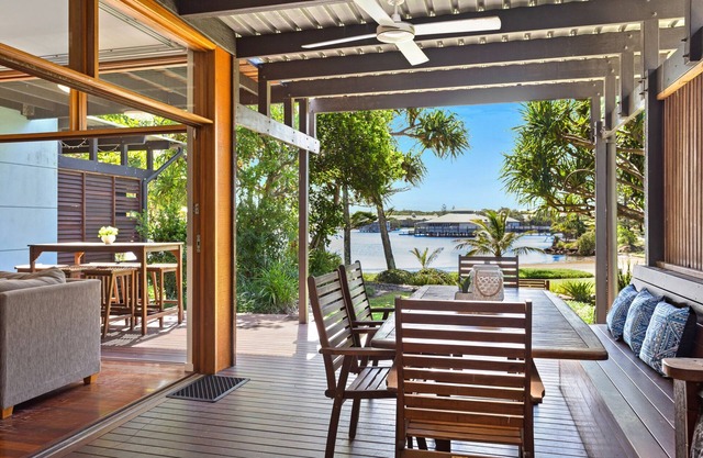 Idyllic 4-Bed Beachfront Lagoon House