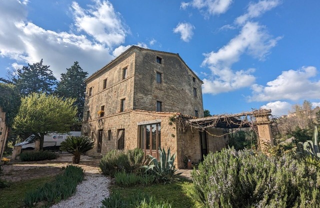Idyllic artist's country house with pool & yoga room in a secluded location