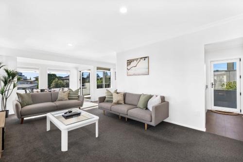 Idyllic family escape, Close to the beach and Mount