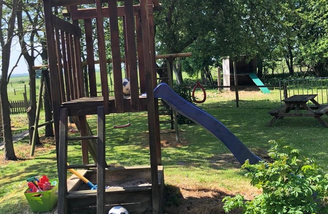 Granja idílico en una zona tranquila con todo tipo de animales