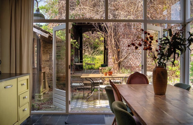 Idyllic holiday home by the Meuse
