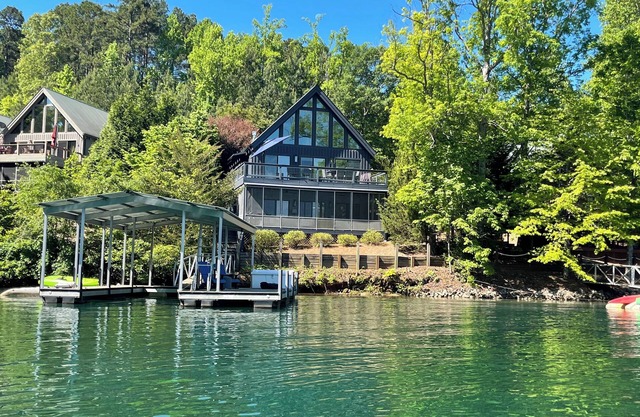 Idyllic lakefront cabin with dock on Lake Keowee - 20 minutes from Clemson!