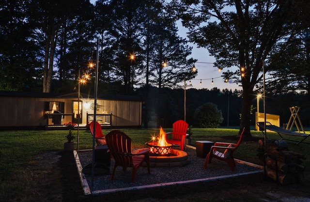 Idyllic, mins to I-75 & Dalton NEW to VRBO, 5 star reviews, trails nearby