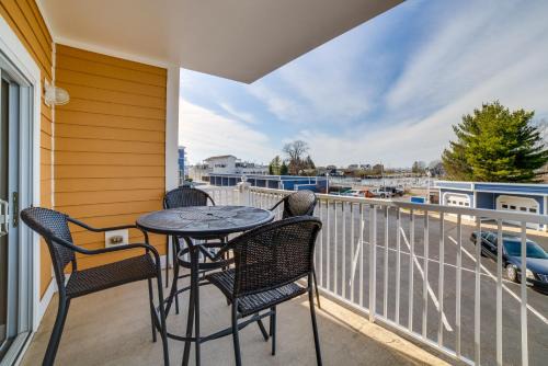 Idyllic New Buffalo Condo Walk to Beach and Shops!