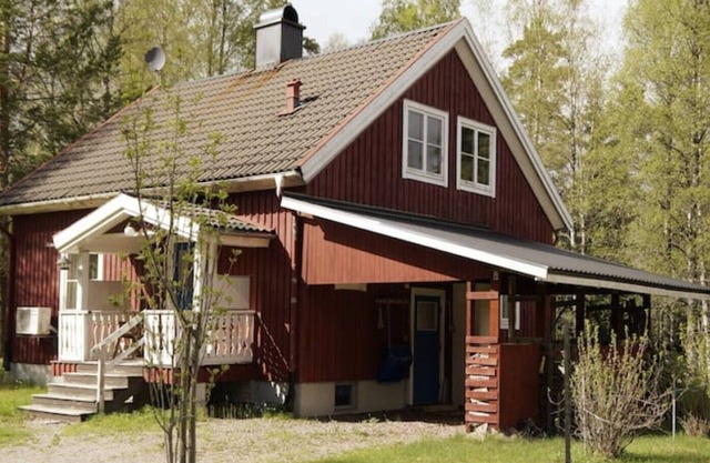 Idyllic, Swedish lake house with 80sqm - with garden
