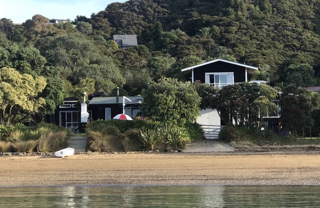 Casa de playa de Kiwi idílico frente al mar