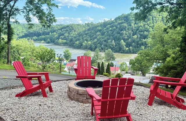 Wildcat Ridge sits on half an acre with miles of views of the New River