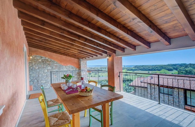 Il Borgo Apartments - Ulivo, Polpenazze, Italy
