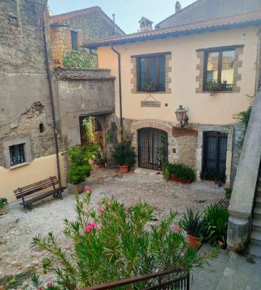 Il Cortile del Castello