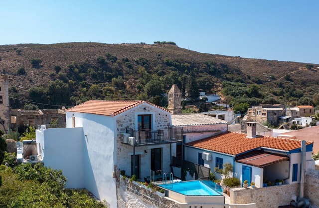Iliahtida villa, pool,Near tavern & minimarket