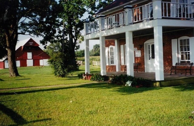 Illinois Historic Cross Home/Barn/Fishing/Hiking/ATV McLeansboro