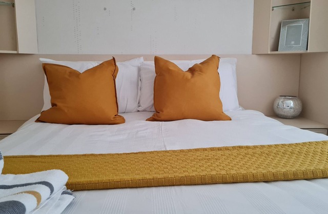Immaculate 3-Bed House with free parking in Bolton