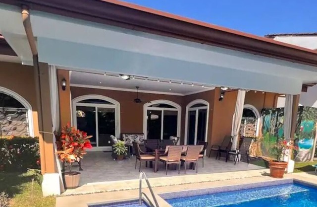 This villa is a 3 bedroom(s), 3 bathrooms, located in Bejuco, .