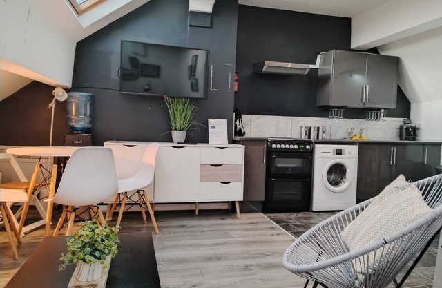 Immaculate 4-bed Apartment in Liverpool