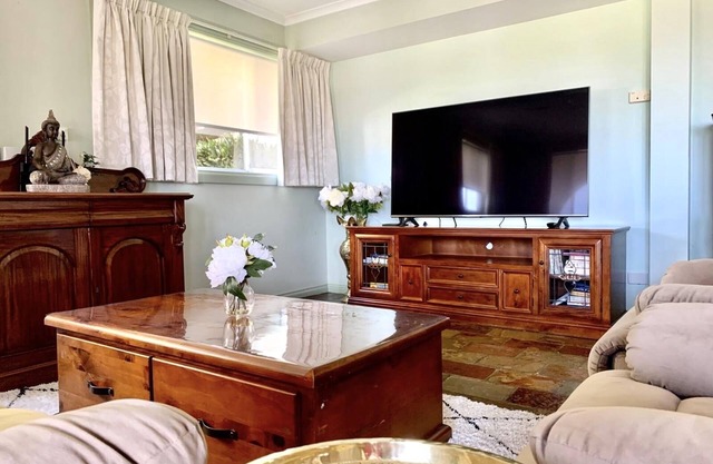 Immaculate Apartment in Lenah Valley, 4.5 KM’s to the Hobart CBD