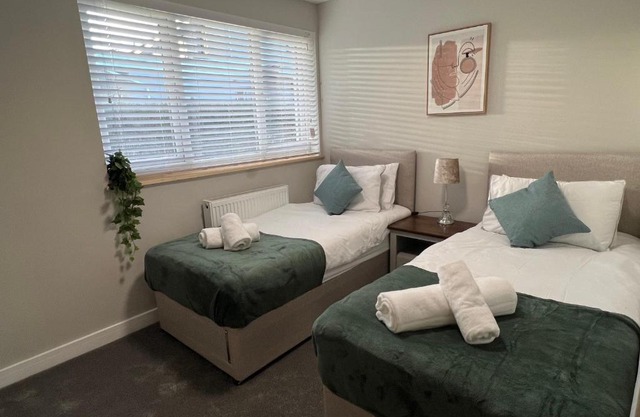 Immaculate Newly Refurbished 4 Bed House