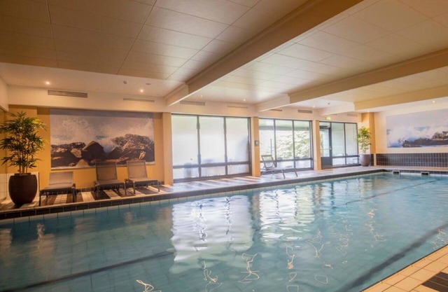 Immerse in Green Retreat & Explore Arnhem from 3 Cozy Units - Indoor Pool