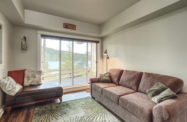 Immerse yourself in the splendour of the wild west coast of Vancouver Island.