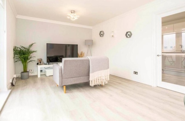 Impeccable 2-Bed Apartment Close to City Centre