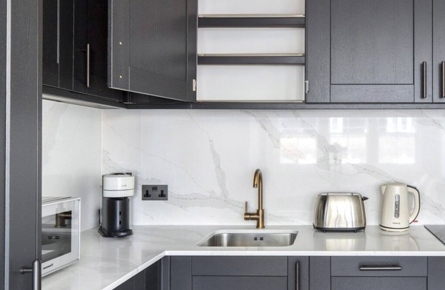 Impeccable 2-bed Apartment in London