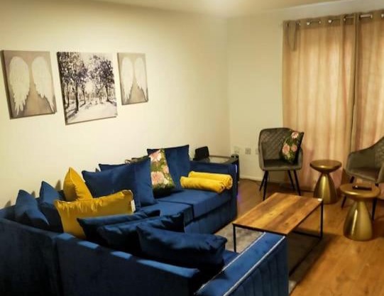 Impeccable 2-Bed House