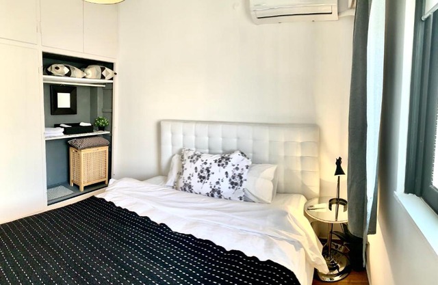 Impeccable 3-Bed Apartment in Athens