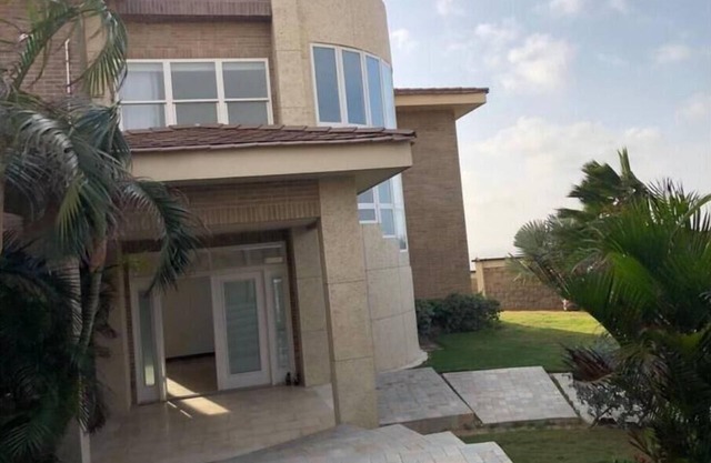 Impressive Beachfront Cabin for rent