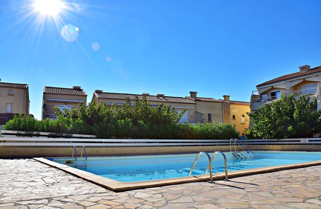 En residencia con piscina