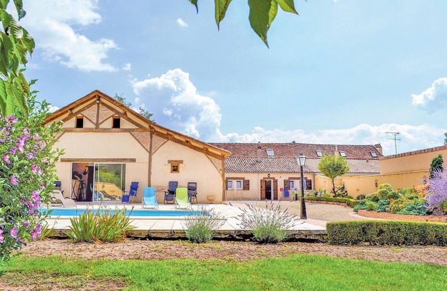 Alojamiento de 4 habitaciones en St Pierre d'Eyraud
