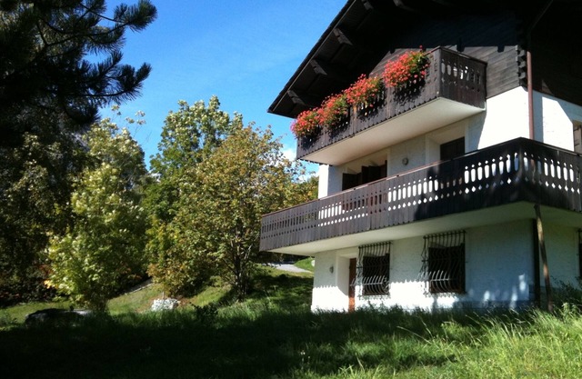 En Bormio entre sol y naturaleza. Bicicletas, spas, esquís y trekking de fácil acceso.