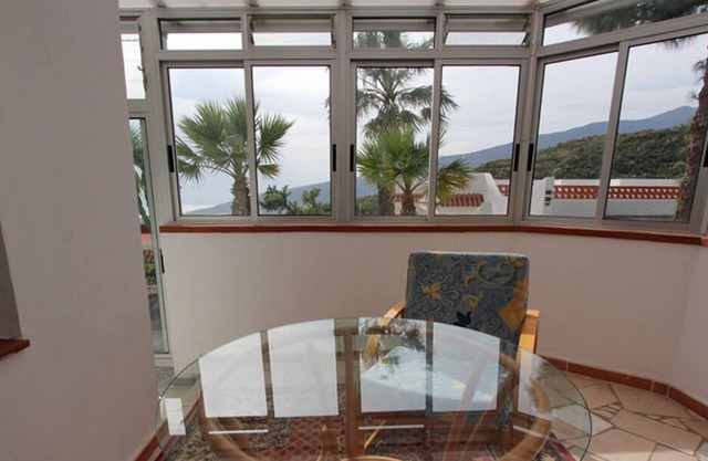 Inexpensive for 2, 'Casa Pedro' apartment 3 with a very special charisma