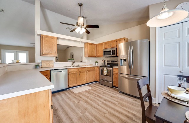In Green Cove Springs, Fenced Bikes, Boat/RV Parking, Near Public Ramp, Seasonal Pool, Dogs Ok