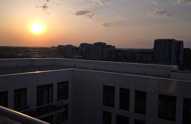 In Heart of Markham Unionville, close to entertainment district.