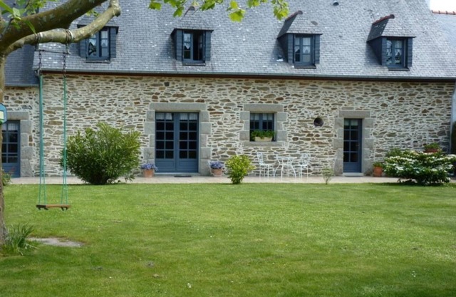 Magnífica granja con jardín, 100 metros del mar