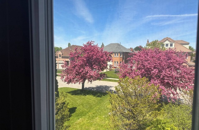 In-suit bedroom in Unionville-Queen bed