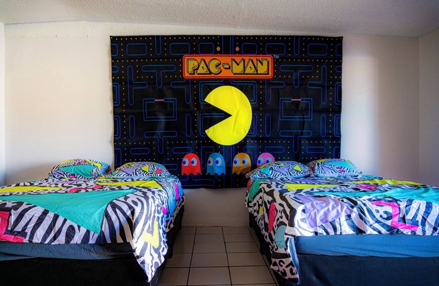 En la mejor zona. Cómodo y original departamento con temática de los años 80s