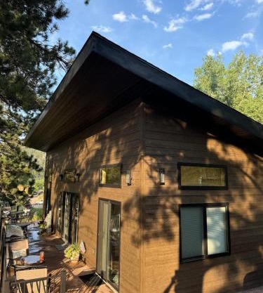 In the center of it all The Elkhorn Cabin